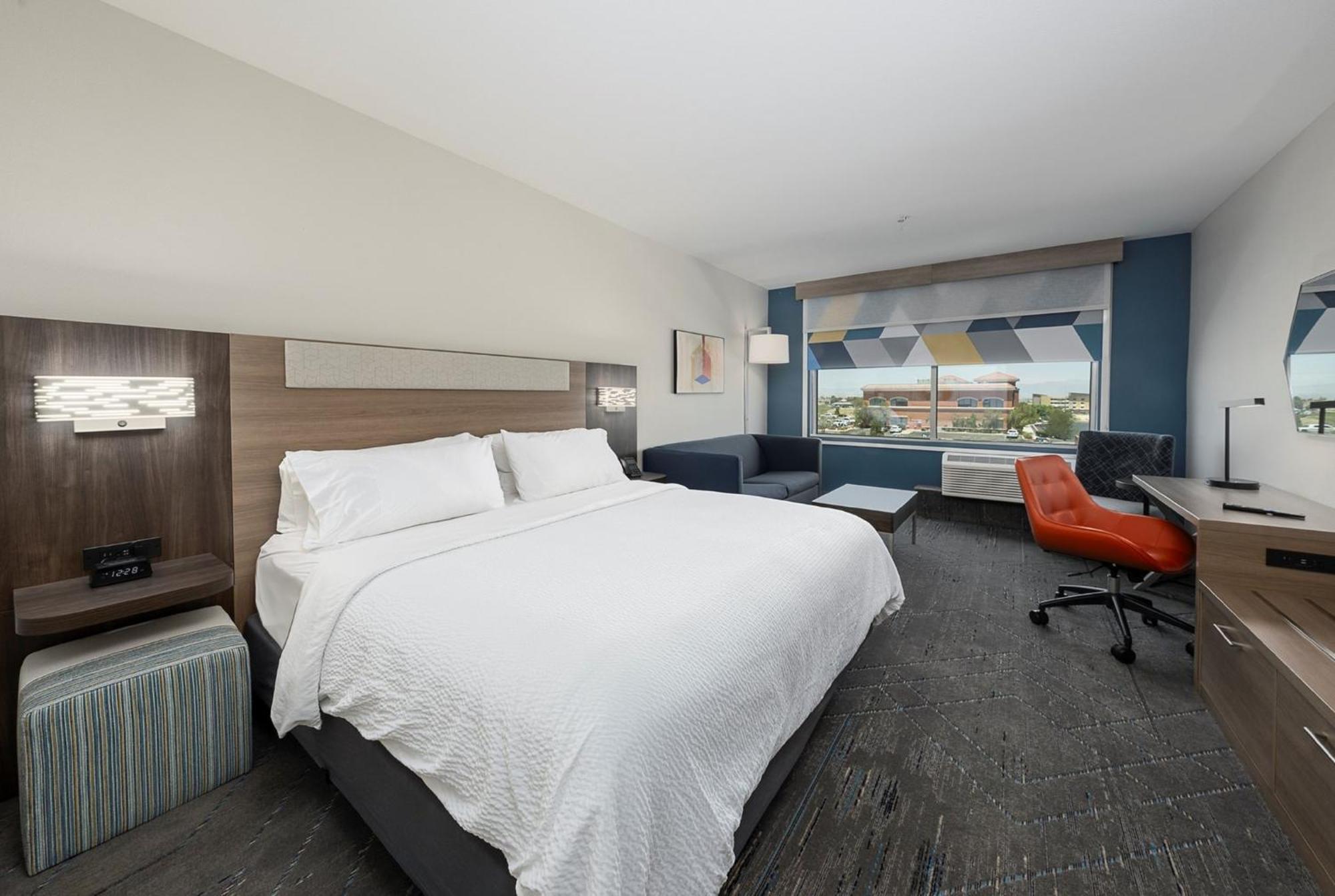 Holiday Inn Express & Suites Ridgecrest - China Lake By Ihg Dış mekan fotoğraf