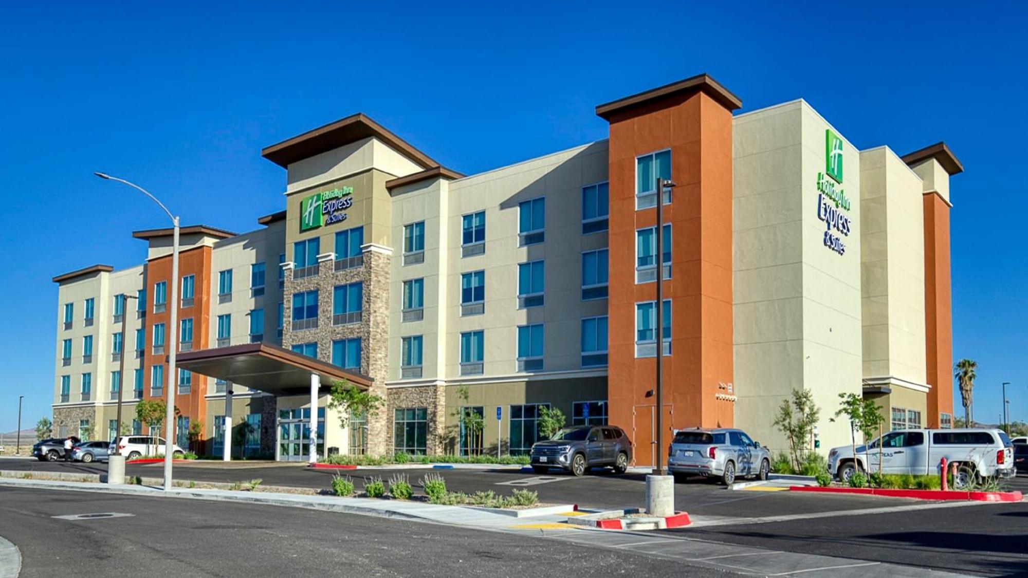 Holiday Inn Express & Suites Ridgecrest - China Lake By Ihg Dış mekan fotoğraf