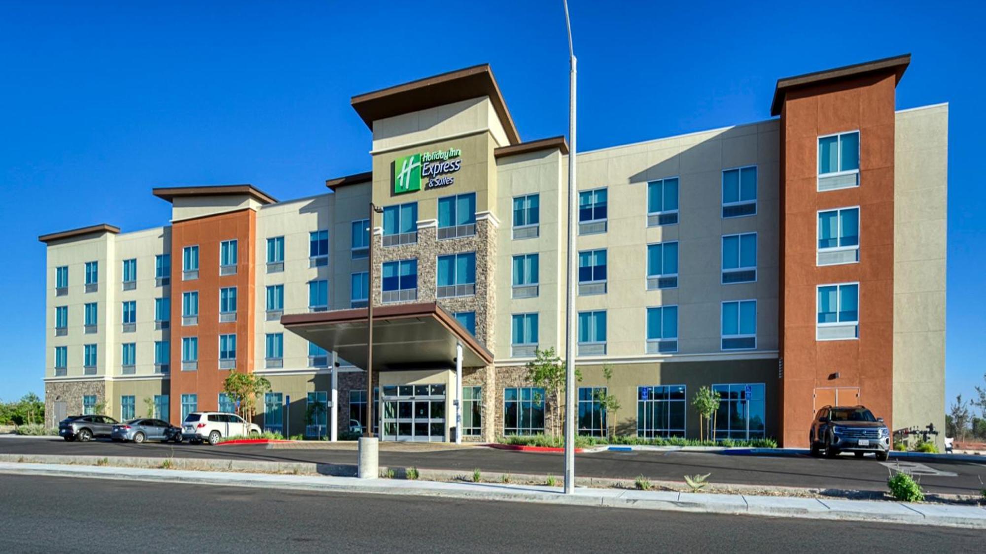 Holiday Inn Express & Suites Ridgecrest - China Lake By Ihg Dış mekan fotoğraf