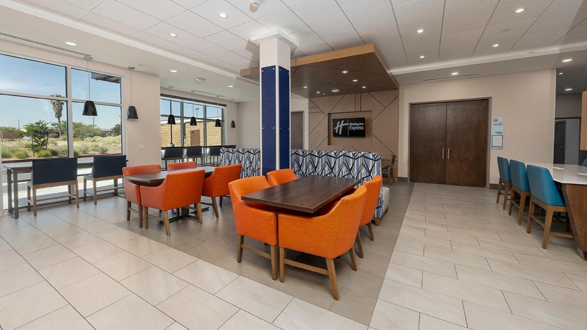 Holiday Inn Express & Suites Ridgecrest - China Lake By Ihg Dış mekan fotoğraf