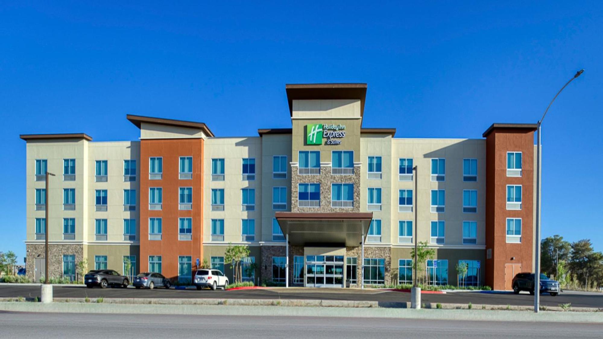 Holiday Inn Express & Suites Ridgecrest - China Lake By Ihg Dış mekan fotoğraf