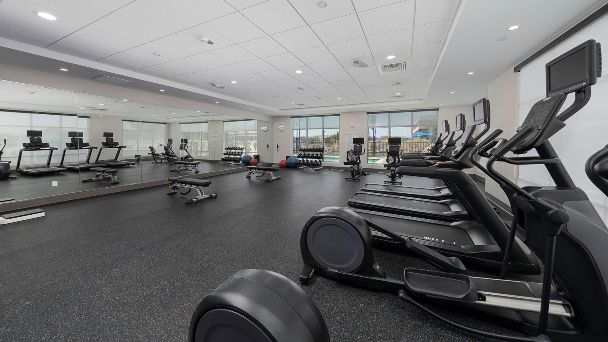 Holiday Inn Express & Suites Ridgecrest - China Lake By Ihg Dış mekan fotoğraf